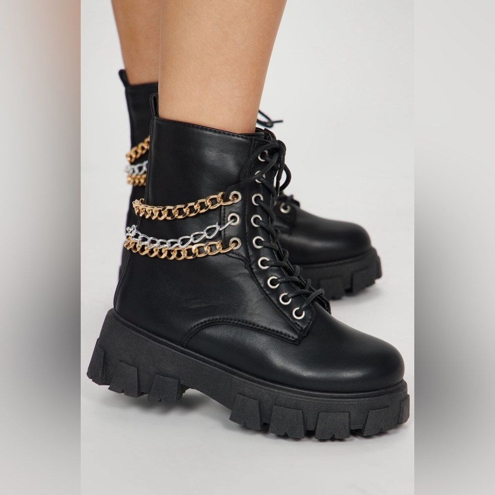 Soleil Flat Boots - Black